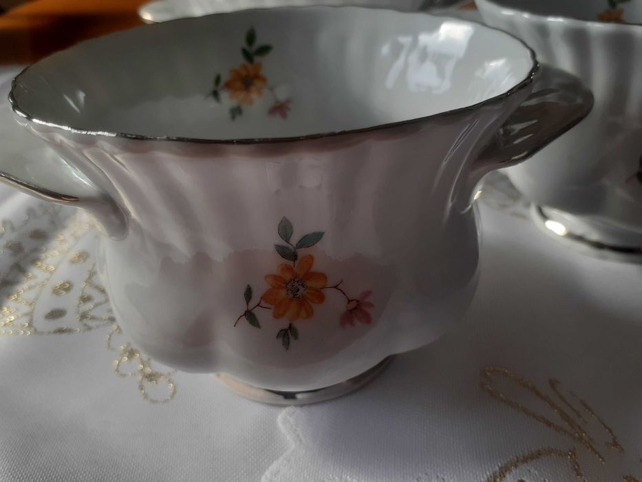 Sliczny unikalny kpl 6 sztuk bulionowek Chodziez prl stan bdb 10/14/7