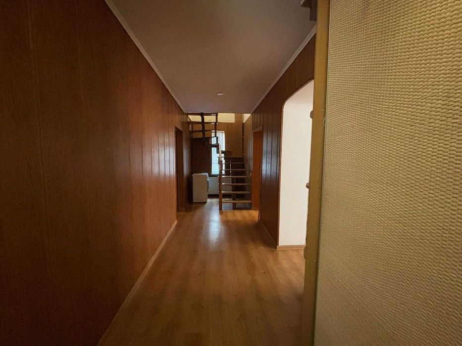 Продаж сучасного двоповерхового будинку