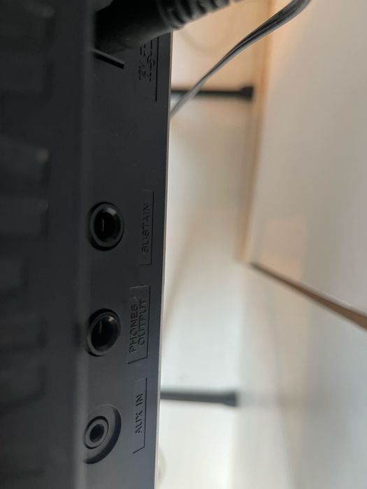 Teclado Yamaha YPT-260 com banco e fonte original