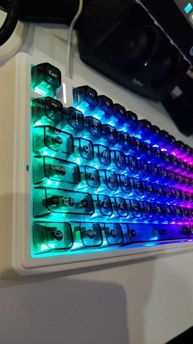 Кастомна Aula F75!