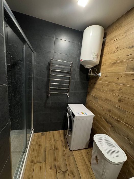 2-кiмн.кв. 2-поверх . У самому Центрi .