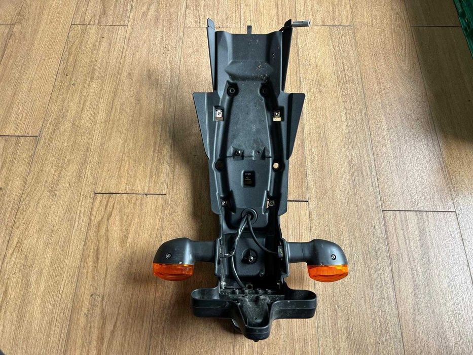 SUPORTE MATRICULA OEM YAMAHA XSR 7 0 0 1 6 – 2 0