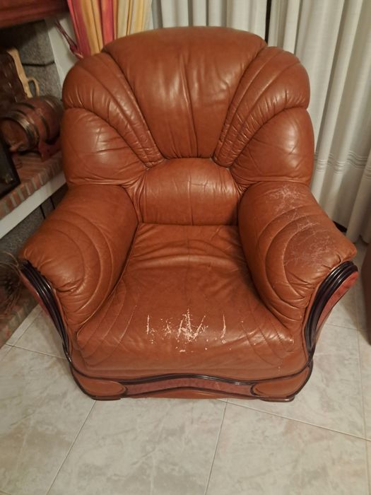 Sofás em couro com cama