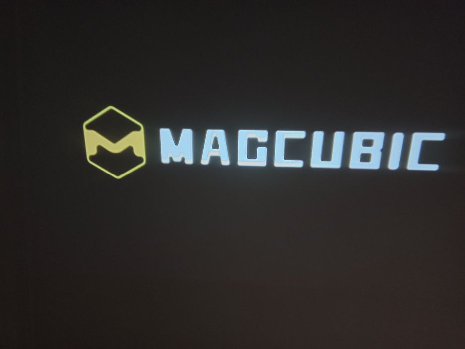 Projector novo modelo Magcubic