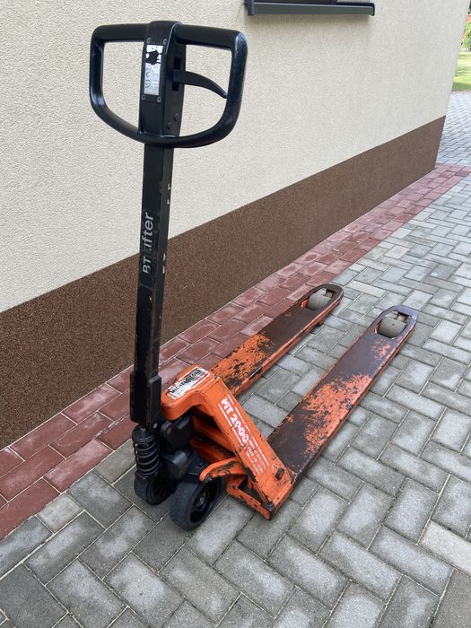 Paleciak ręczny BT TOYOTA
