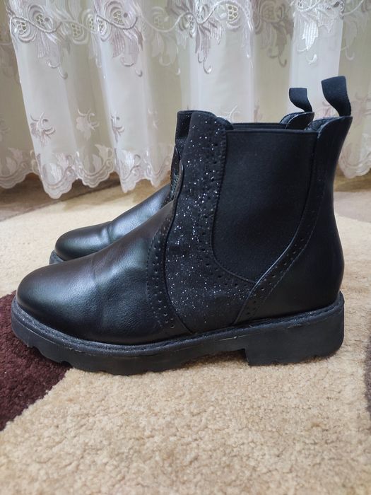 Продам жіночі ботильйони,сапоги