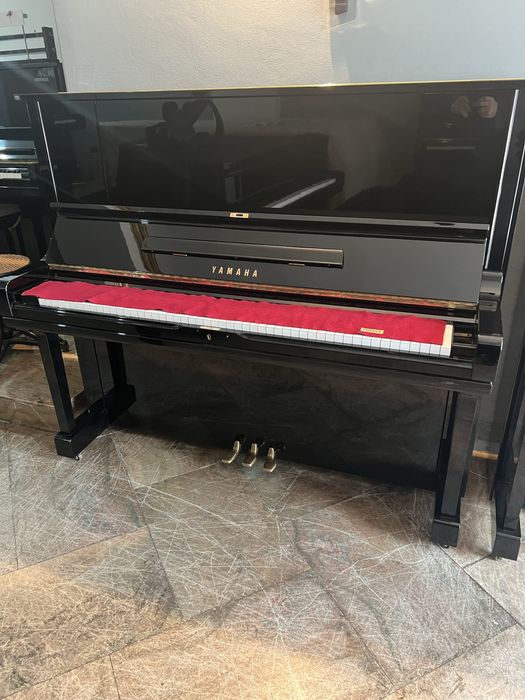 Piano vertical yamaha modelo u3 de boa qualidade exelente afinado