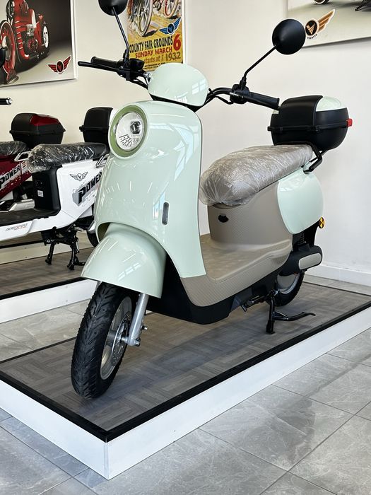 Mota Elétrica Brisa Estilo Vespa s/ Carta - Bateria Lítio 60v ALTA PERFOMANCE