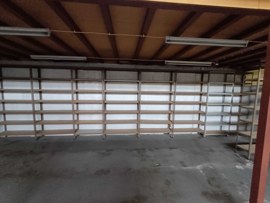 Lote de Estantes Industriais