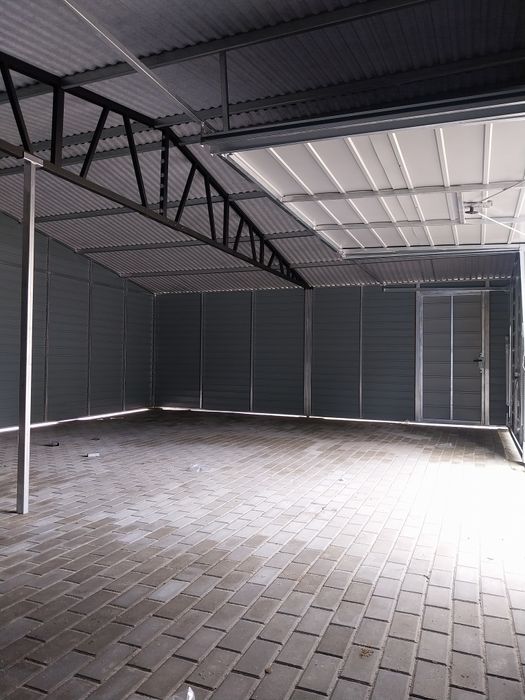 Garaż blaszany drewnopodobny nowoczesny wygląd