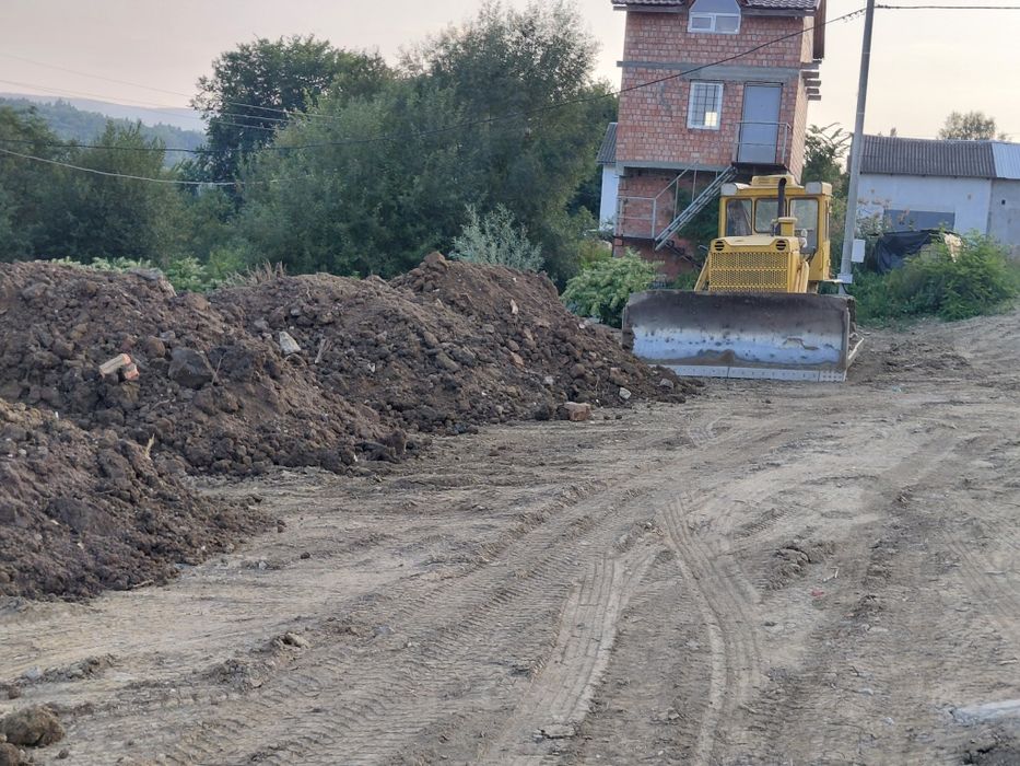 Послуги бульдозера, екскаватора, маніпулятора та іншої спецтехніки