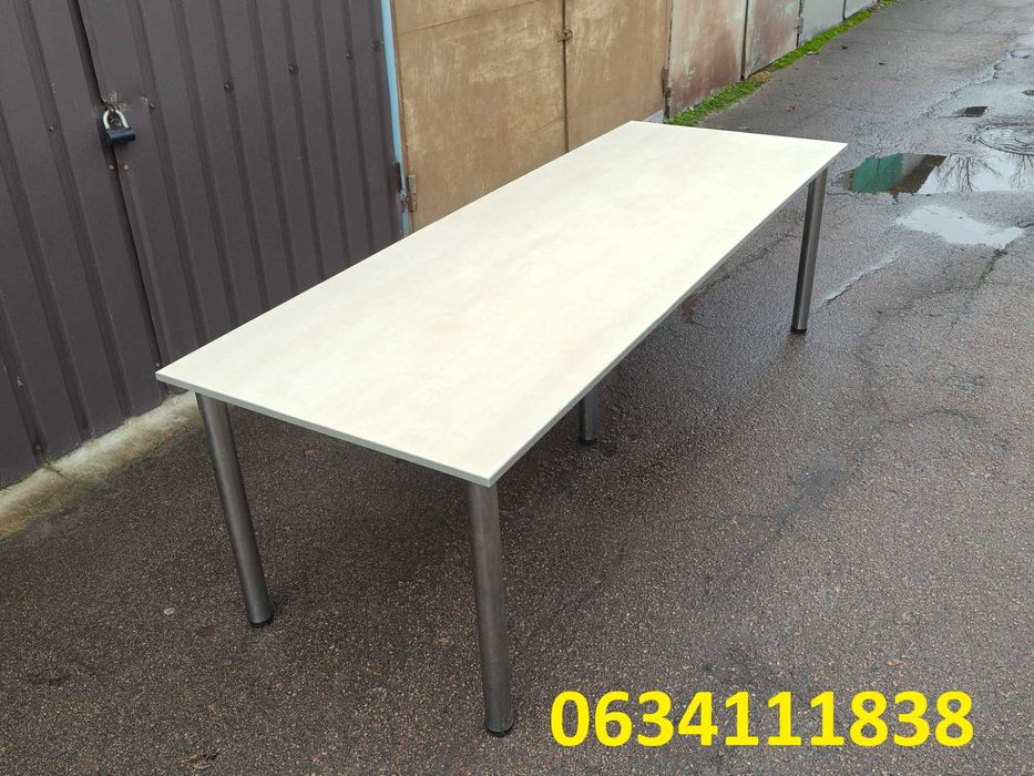 Длинный стол на 5 металлических ножках