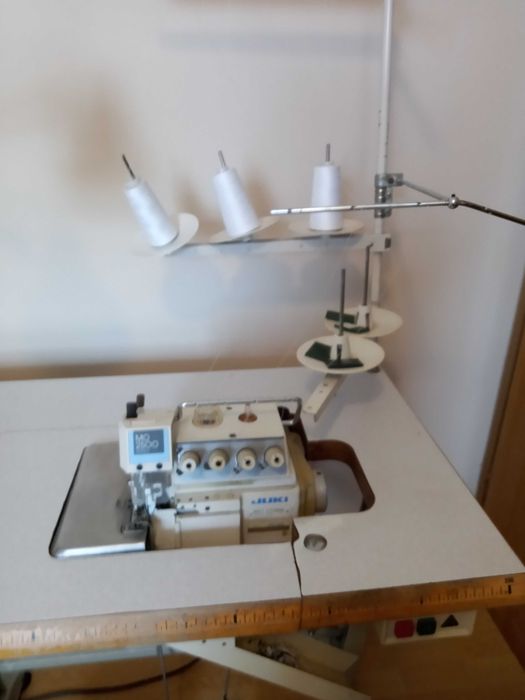 Overlock  Juki  3 nitkowy sprzedam