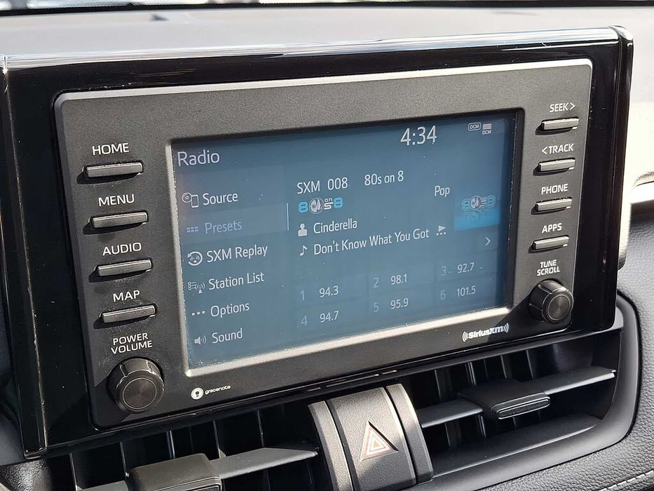 Toyota RAV4      2021
