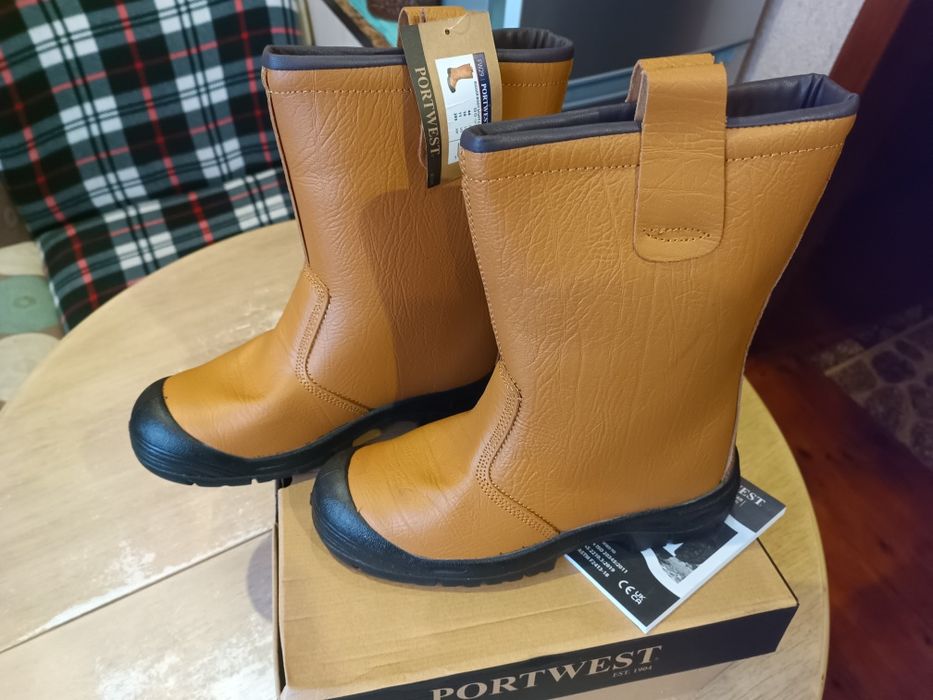 Чоловічі шкіряні утеплені чоботи