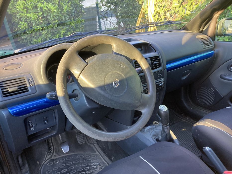 Renault clio 1.5  DCI  3 portas 5 lugares