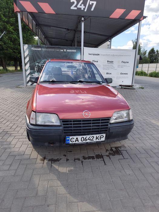 Продам Опель Кадет 1.3