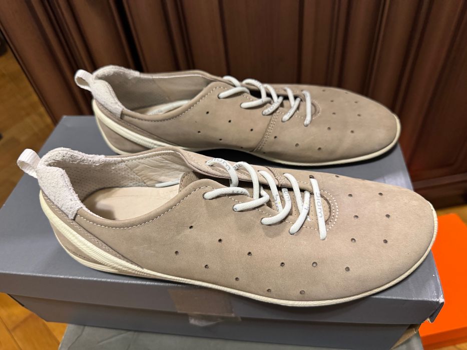 Продам оригінальні,шкіряні кросівки ECCO BIOM,unisex/розмір 40