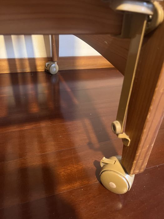 Cama de grades de madeira -criança