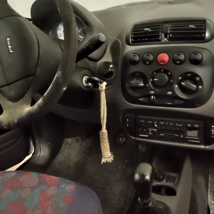 Fiat seicento para peças ou arranjo