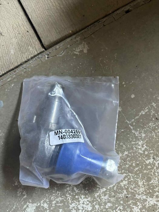 Ричаг шарова рульва Mercedes W140