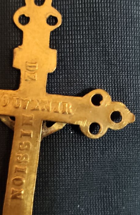 Crucifixo Antigo "Souvenir de la Mission" (Finais do Séc. XIX / Inícios do Séc. XX)