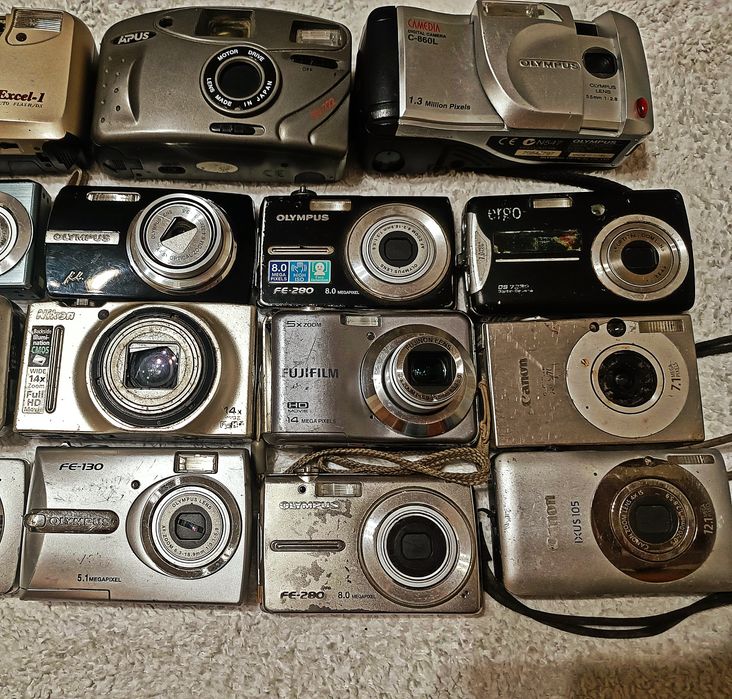 Лот цифрові фотоапарати під ремонт або на запчастини ціна 900 грн