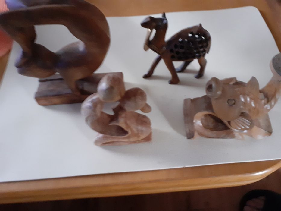 Cztery sliczne figurki drewniane ,moze kogos zainteresuje tylko w calosci  polecam