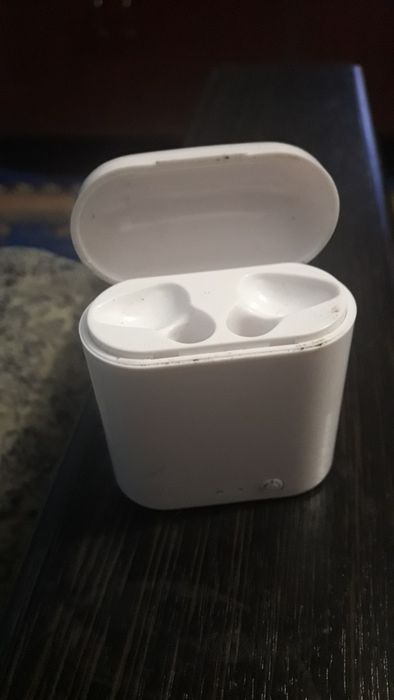 Продам кейс під наушнікі  Airpods