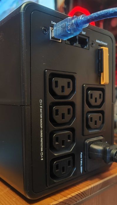 APC Back-UPS, 950VA