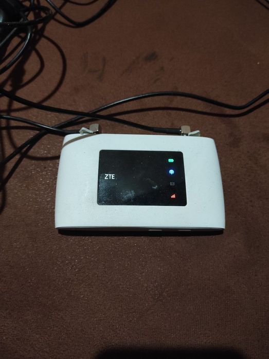 Мобильный 4g модем-роутер ZTE MF920U.