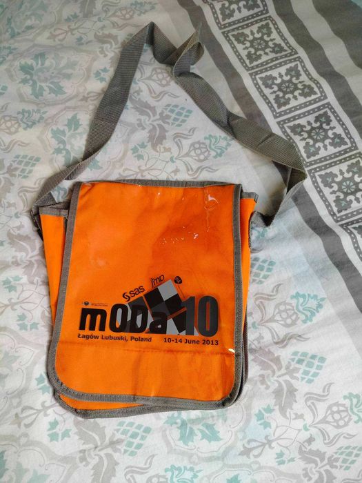 torba pomarańczowa hipsterska miejska do pracy do szkoły na ramię