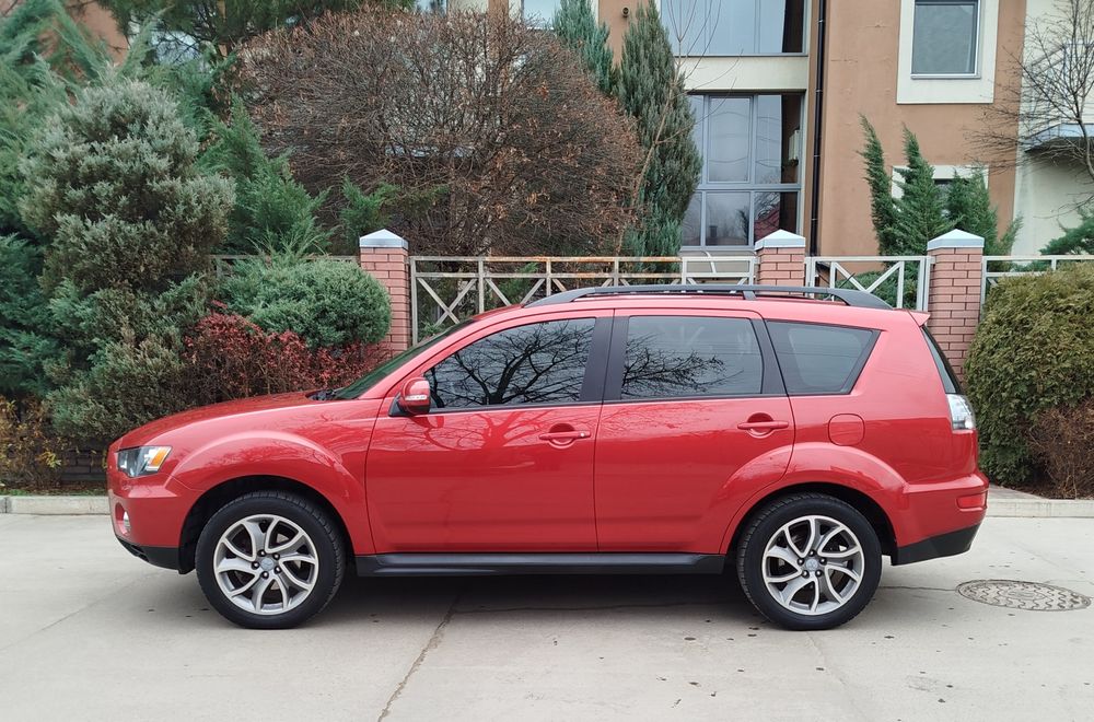 Mitsubishi Outlander XL 2012