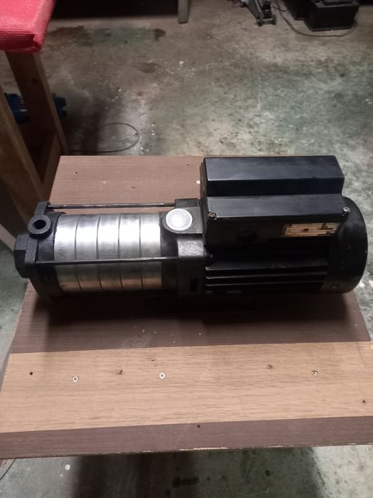Motor bomba tirar agua Grundfos