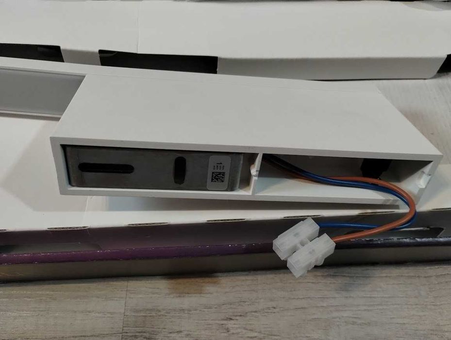 Kinkiet Lampa ścienna  Philips Hue biały zintegrowane źródło LED 12,2W