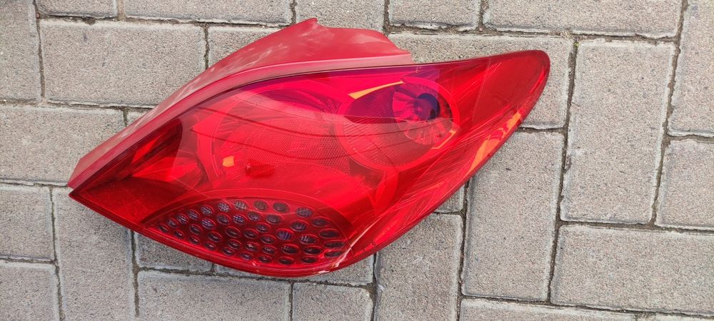 Фонар правий , Peugeot 207