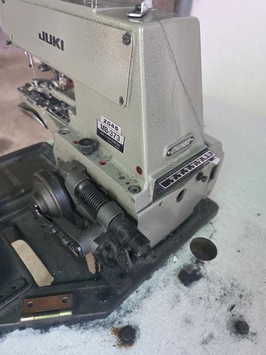 Máquina pregar botões