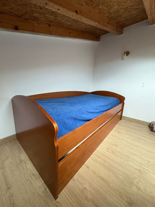 Cama dupla de solteiro