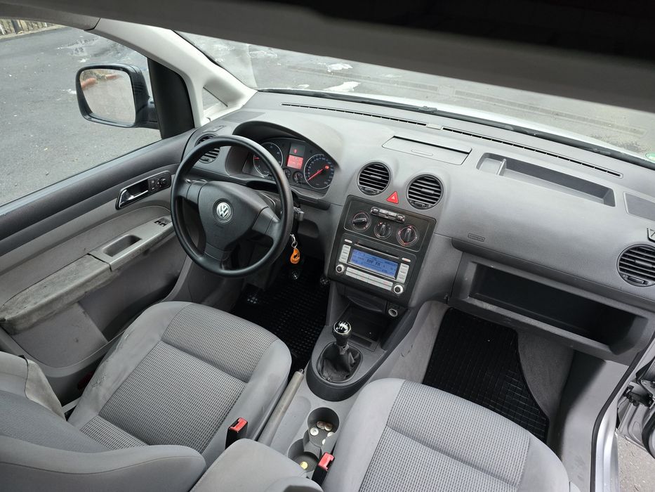 VW Caddy Life 5-os 1.9 TDI , Klima, Hak, Podgrzewane Fotele ! Ks. Serw