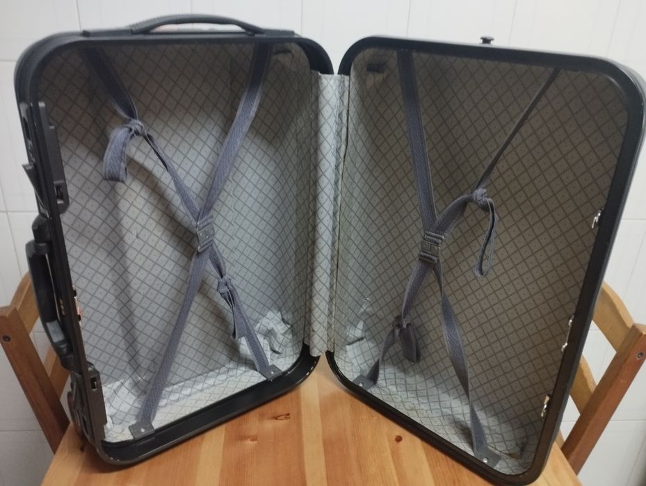 Mala de viagem Diplomat rígida preta – 58 × 38 × 22 cm