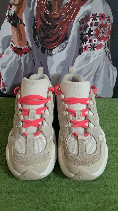 Жіночі кросівки Nike Tech Hera