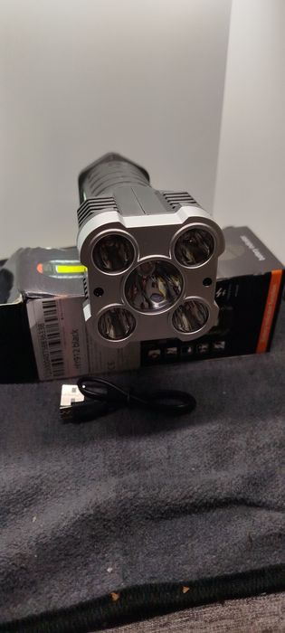 Latarka LED rechargeable USB