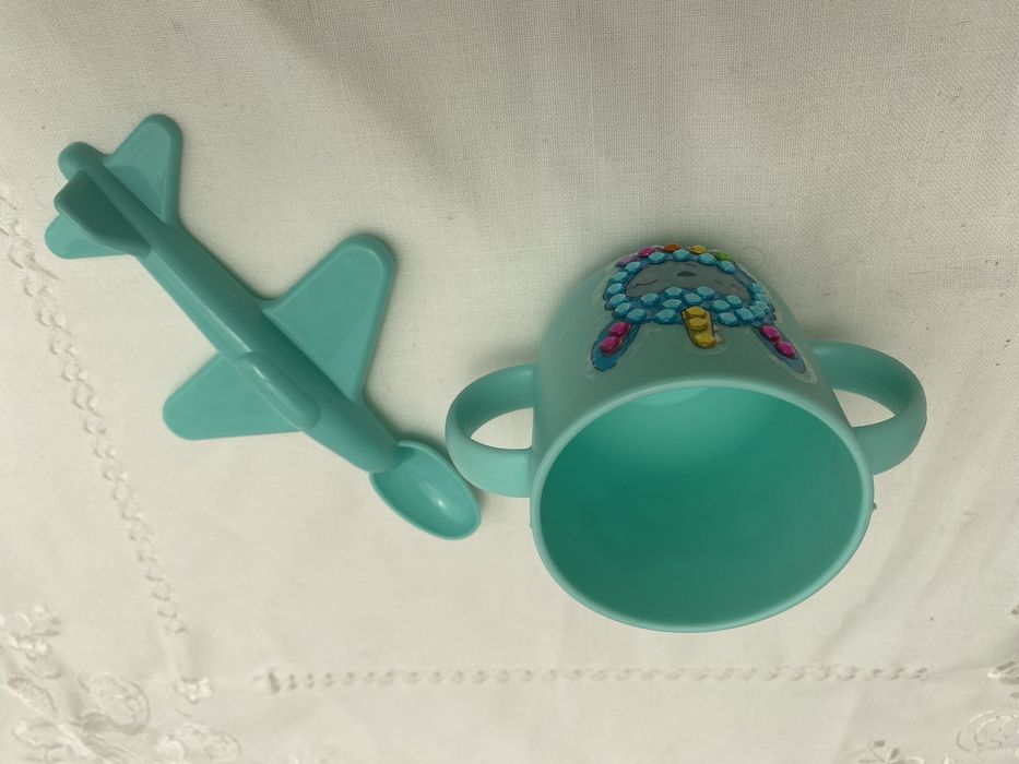 Conjunto copo de silicone com duas pegas colher avião