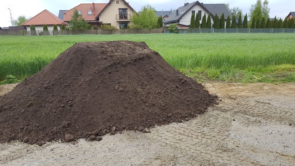 Ziemia ogrodowa. Czarno Ziem.