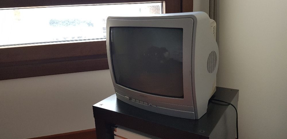 TV Mitsai (Cinza) impecável