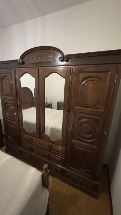 Quarto completo madeira + mármore