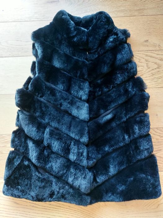 Kamizelka damska czarna ( futro naturalne- królik)