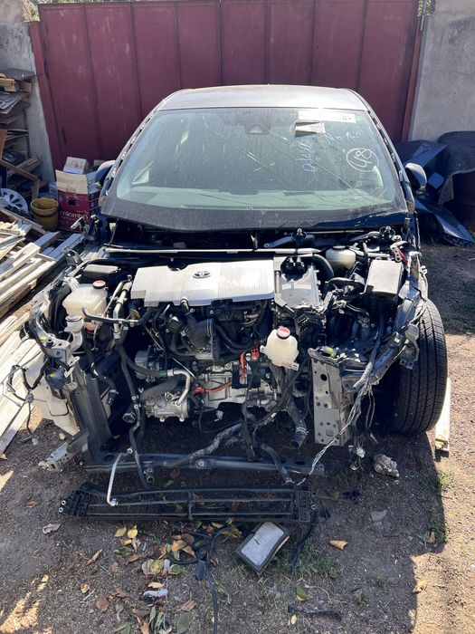 toyota prius v50 2016 75000 миль
