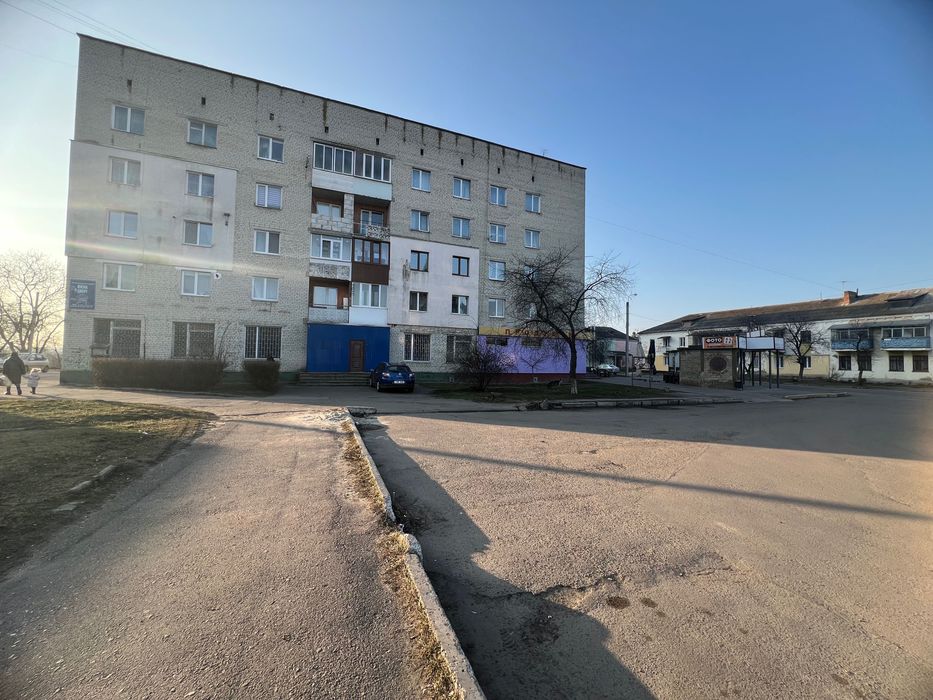 Продам комерційну нерухомість на першому поверсі Здолбунів 480м.кв.