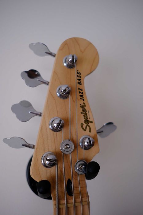 Squier Fender Jazz Bass 5 cordas